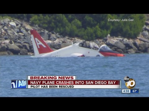 Navy plane crashes into San Diego Bay