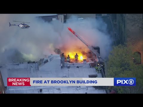 Fire rips through Brooklyn brownstone early Friday morning