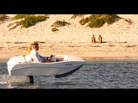 WaveFlyer the World&#039;s First Hydrofoil electric boat to Surf Waves!