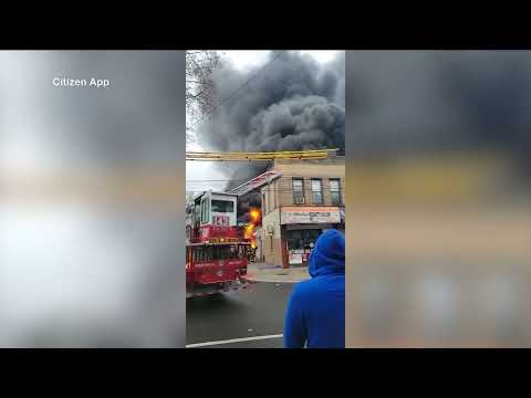 2 firefighters injured in blaze at Queens E-bike shop