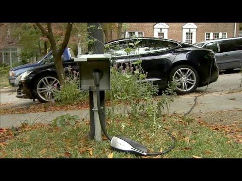 Innovations Improve Electric Vehicle Charging Infrastructure