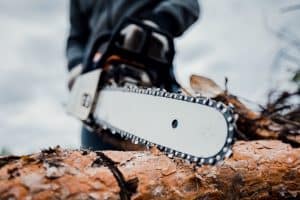 Revolutionizing Yard Work with Sustainable Energy: An Electric Chainsaw Review