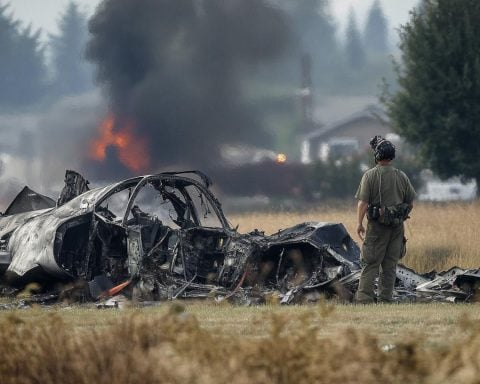 Puzzling Fighter Jet Crash Claims Lives of Two Crew Members in Washington State