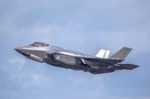 Redefining the Skies: The F-35 Lightning II Shatters Speed Records